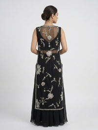 BLACK EMBROIDERED CAPE STYLE SET