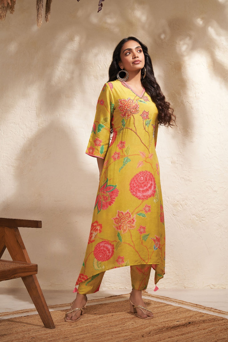 GREEN EMBROIDERED KURTA SET