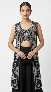 BLACK EMBROIDERED CAPE STYLE SET