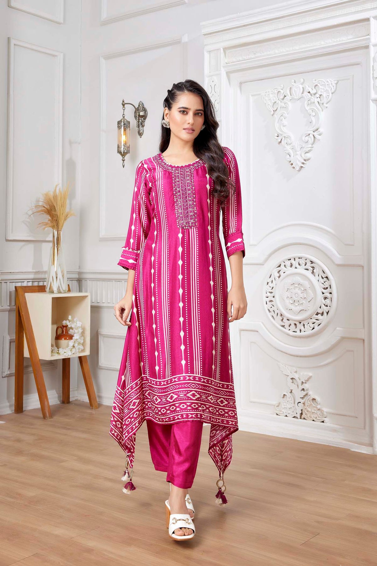GREEN SILK MIRROR EMBROIDERED KURTA PANT SET