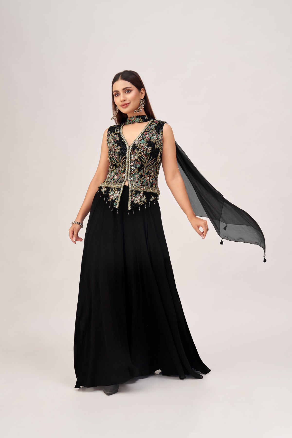 BLACK EMBROIDERED SHARARA SET WITH INTRICATE EMBROIDERY