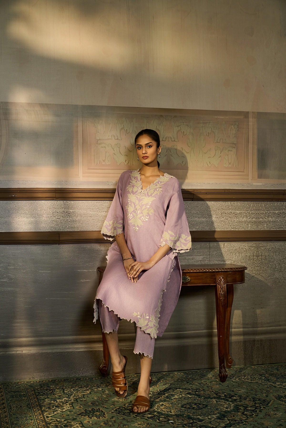 LILAC EMBROIDERED LINEN KURTA SET