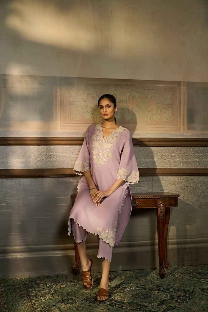 LILAC EMBROIDERED LINEN KURTA SET