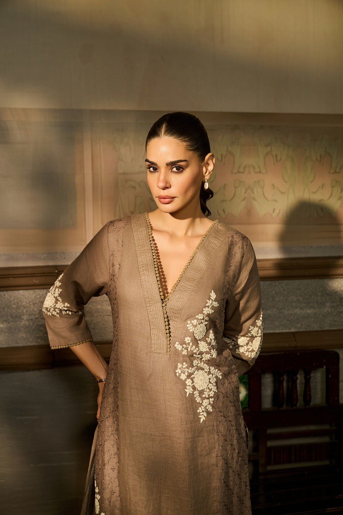 MOUSE THREAD EMBROIDERED LINEN KURTA SET WITH DUPATTA