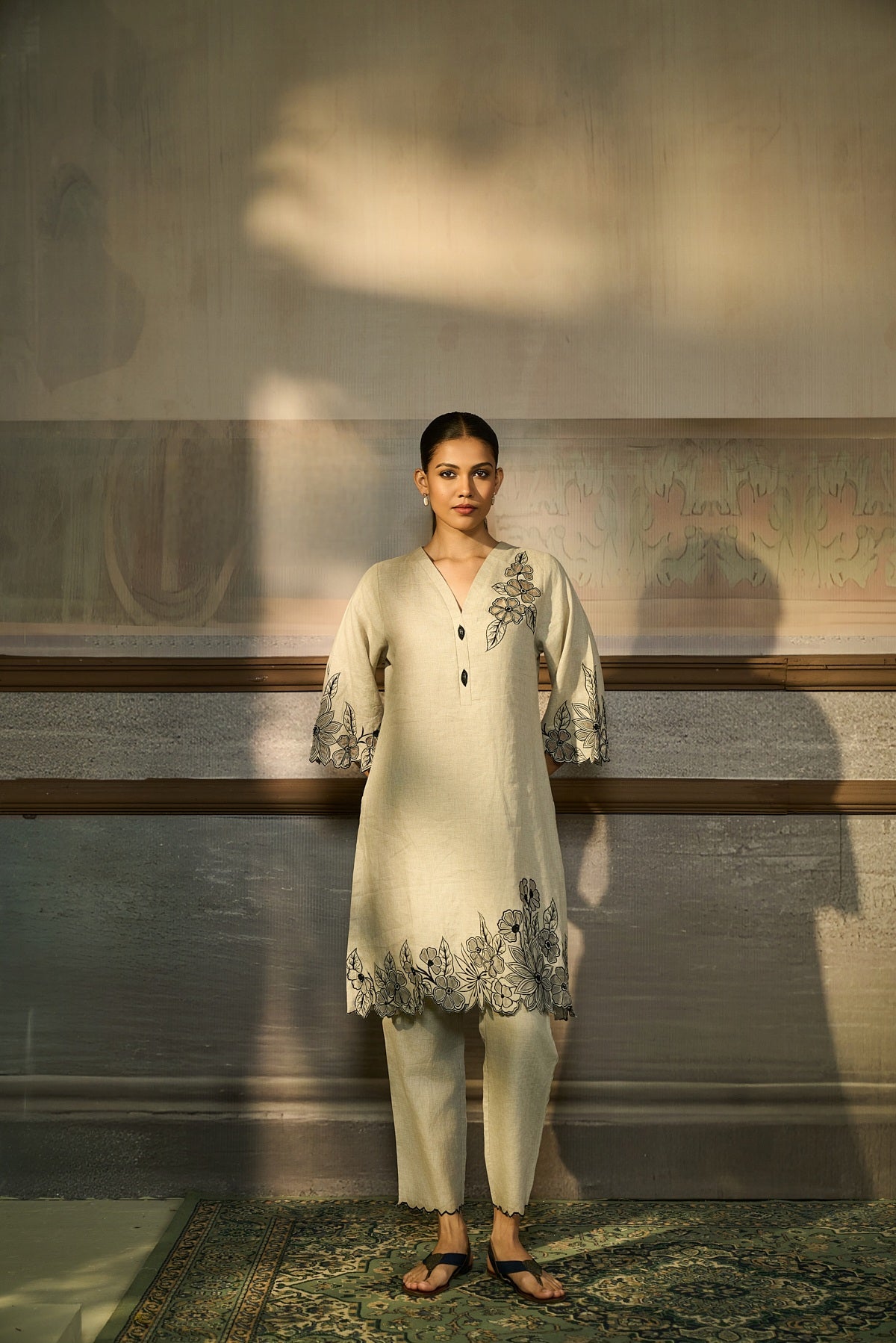 NATURAL THREAD EMBROIDERED SHORT LINEN KURTA SET